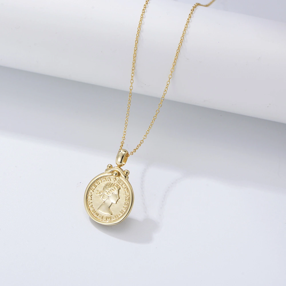Timeless Elegance: Vintage French Necklace 1